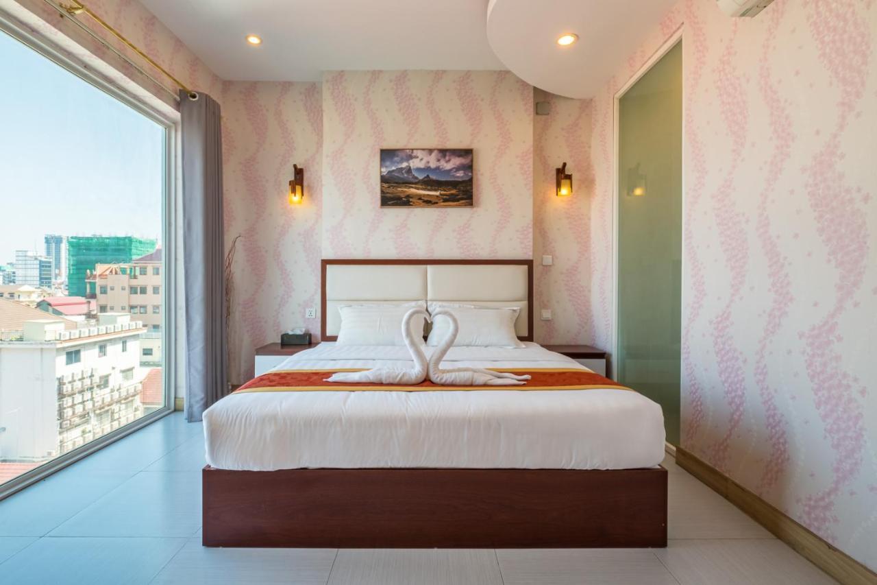 Colina Sky Hotel Phnom Penh Exterior photo