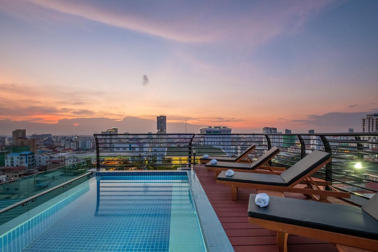 Colina Sky Hotel Phnom Penh Exterior photo