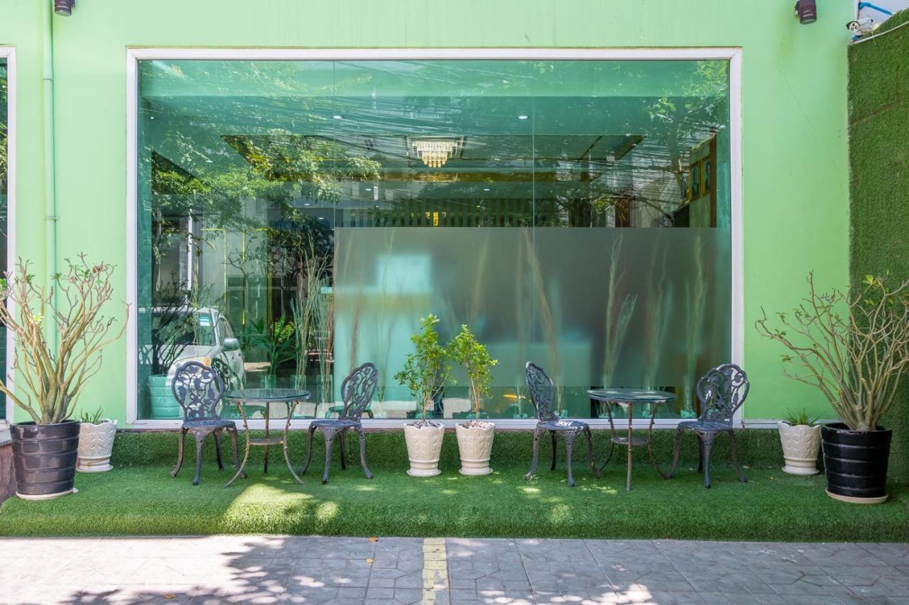 Colina Sky Hotel Phnom Penh Exterior photo